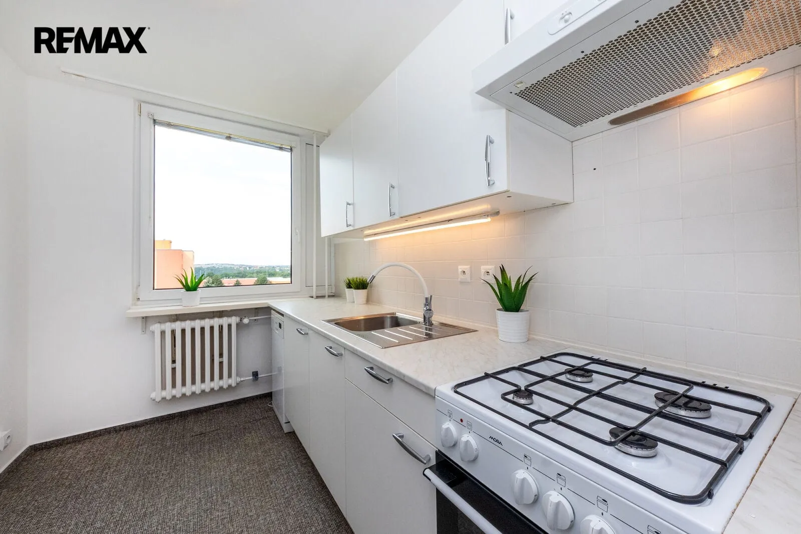 Prodej bytu 3+1 v osobním vlastnictví 66 m², Praha 8 – Bohnice, Fotografie 2 z 15